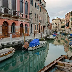 Mioni , Venecia Italia